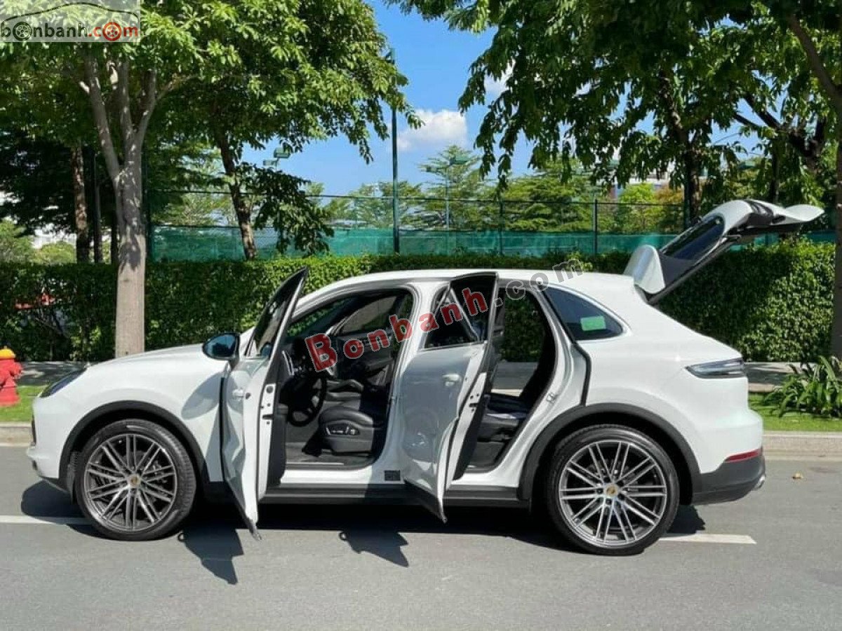Bán ô tô Porsche Cayenne sản xuất 2019, màu trắng, nhập khẩu 