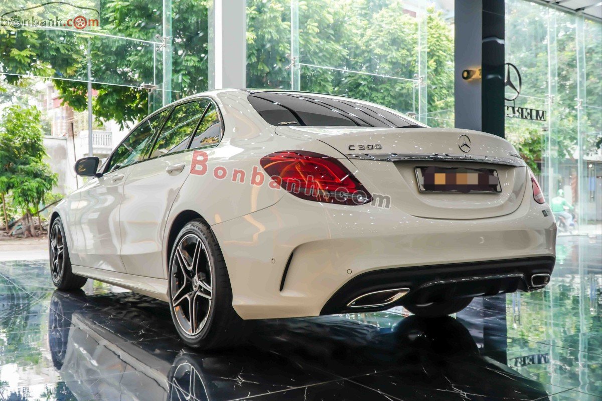 Bán Mercedes C300AMG năm 2021, màu trắng