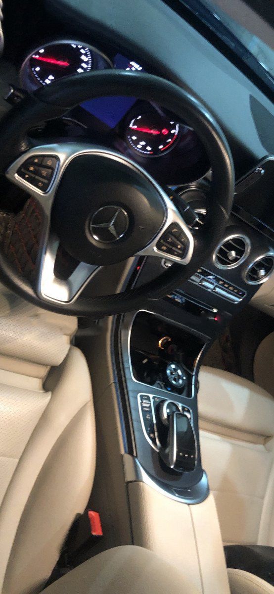 Cần bán xe Mercedes C200 đời 2016, màu xanh đen chính chủ, giá 980tr