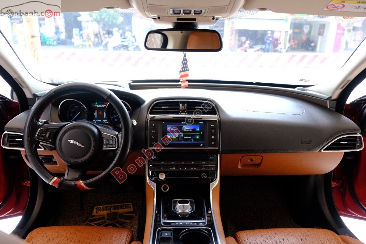 Cần bán lại xe Jaguar XE đời 2015, màu đỏ, nhập khẩu nguyên chiếc