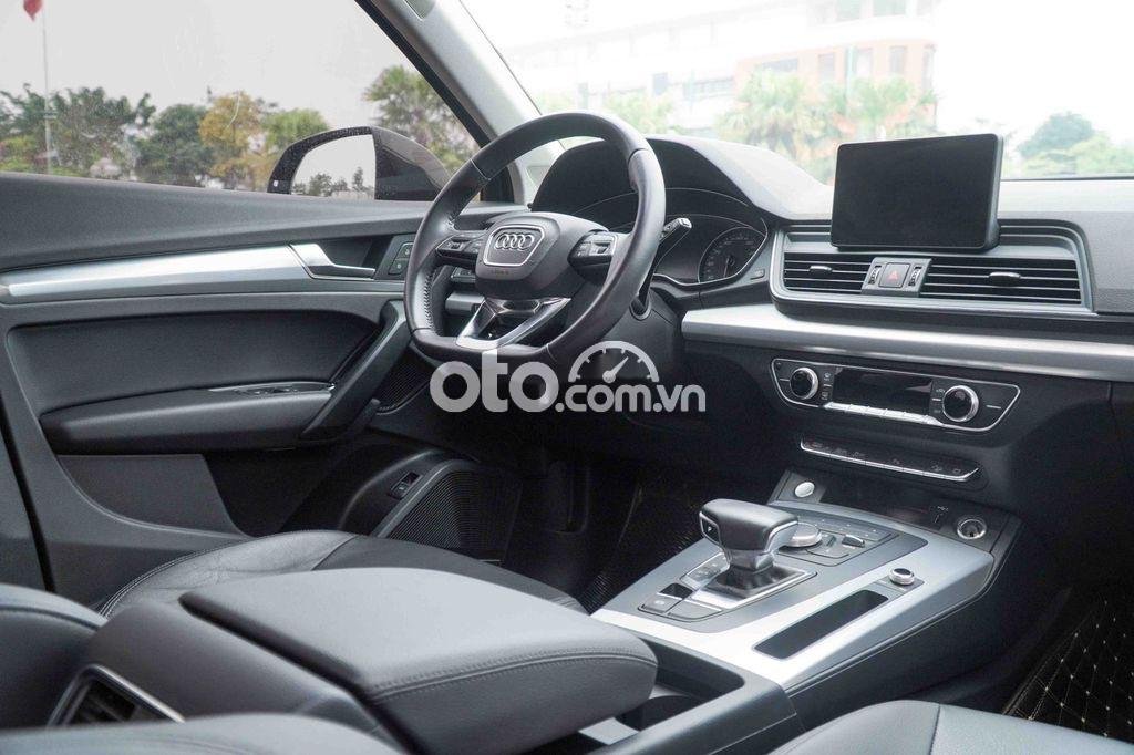 Cần bán Audi Q5 45 TFSI sản xuất 2018, màu đen, xe nhập