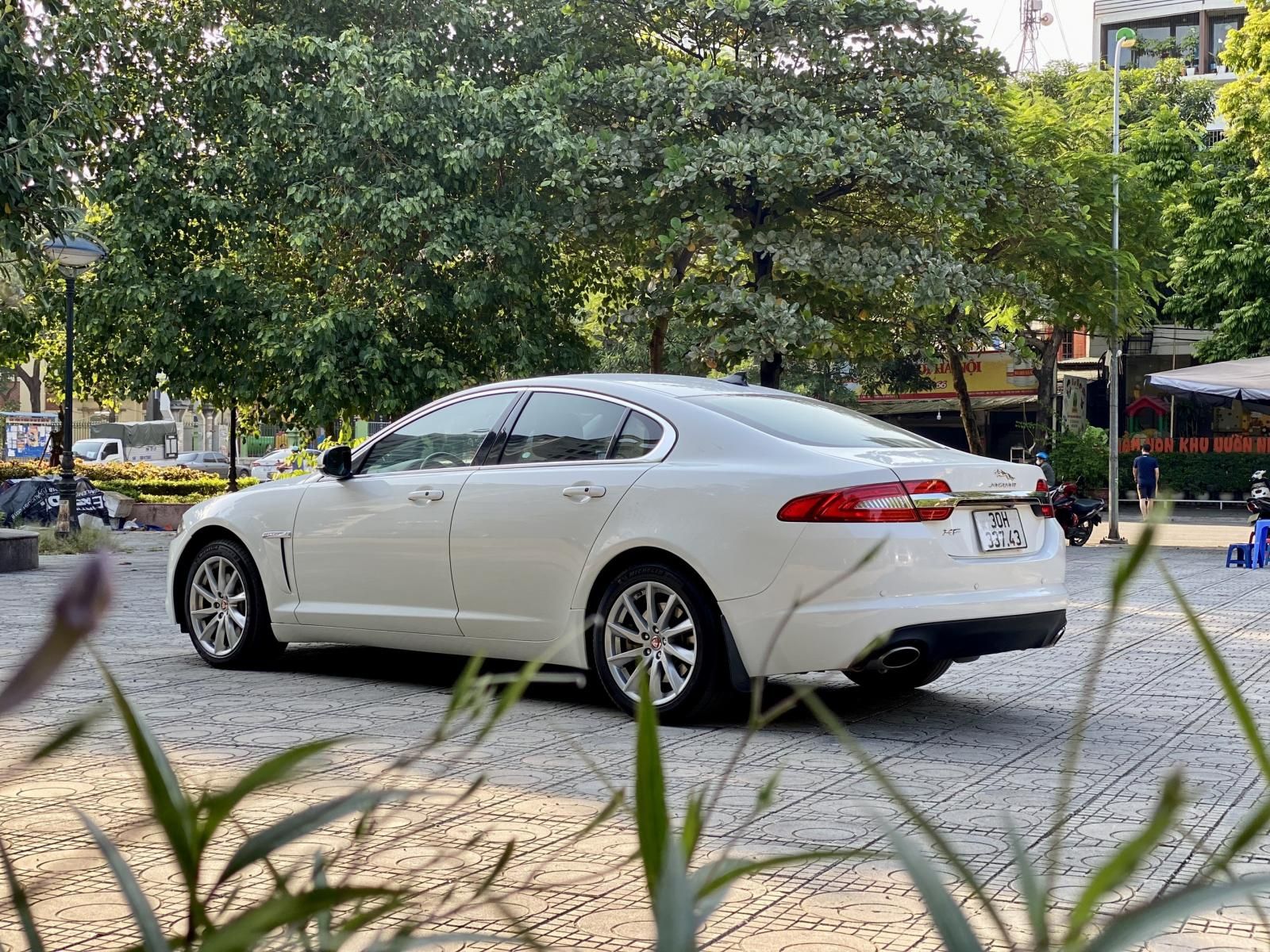 Jaguar XF 2013 - Biển Hà Nội tên tư nhân
