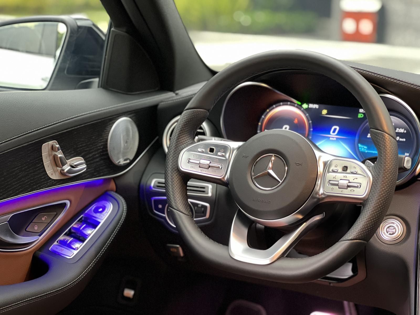 Mercedes-Benz C300 2021 - Model 2022 - Hỗ trợ trả góp, giao xe, test hãng toàn quốc
