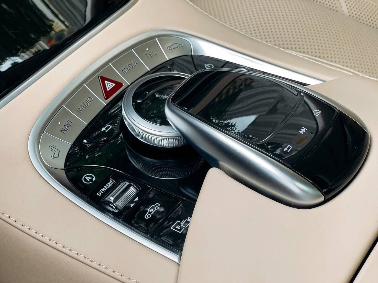 Mercedes-Benz S450 2019 - Màu trắng, nội thất kem