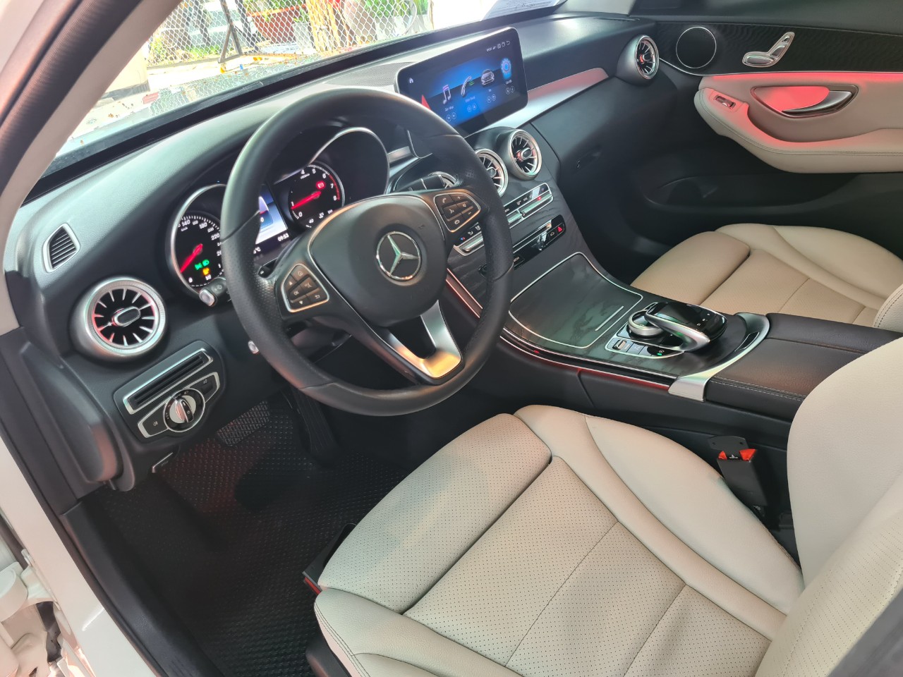 Mercedes-Benz C200 2016 - Mercedes-Benz C200 cũ 2016, Trắng NT Kem, xe đẹp giá tốt