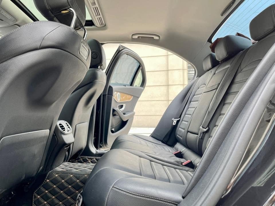 Mercedes-Benz C 250 2018 - Màu đen, nội thất đen