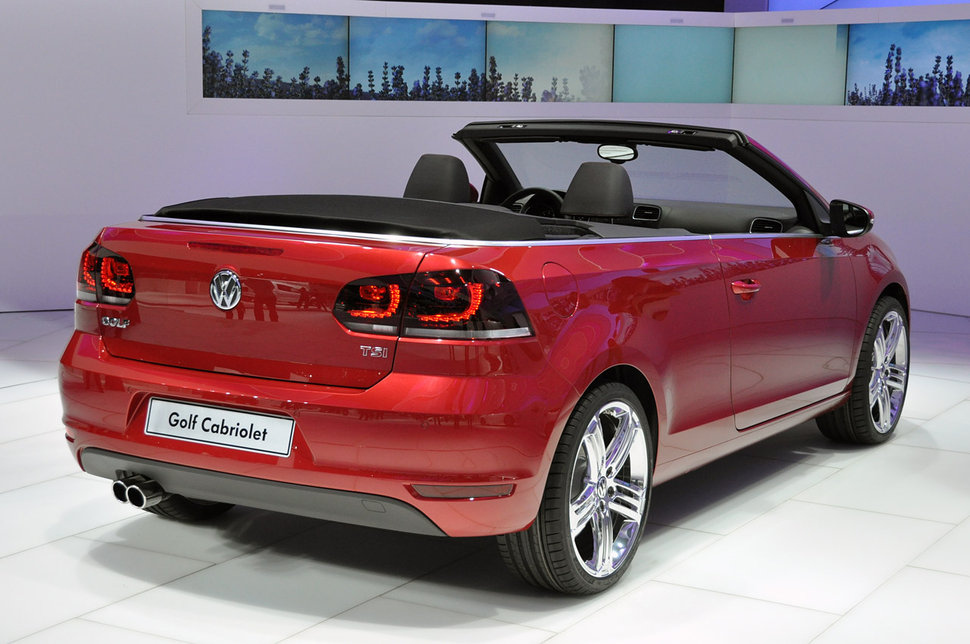 Volkswagen Golf đời 2012 mới 100%, màu đỏ, mui trần 2 cửa thể thao 1 ...