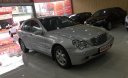 Mercedes-Benz C class C200 2003 - Cần bán gấp Mercedes C200 2003, màu bạc số tự động
