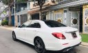 Mercedes-Benz E300 E300 2017 - Cần bán gấp Mercedes E300 đời 2017, màu trắng