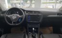 Volkswagen Tiguan 2018 - Cần bán nhanh chiếc xe Volkswagen Tiguan Allspace đời 2019, màu trắng - Giá canh tranh
