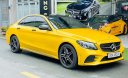 Mercedes-Benz C300     2021 - Cần bán lại xe Mercedes 2021, màu vàng còn mới