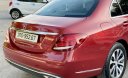 Mercedes-Benz 2017 - Xe màu đỏ