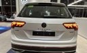 Volkswagen Tiguan 2023 - Màu trắng kiểu dáng mới trẻ trung hơn - Khuyến mãi 50% trước bạ và quà tặng có xe lái thử