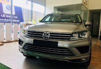 Bán Volkswagen Touareg màu bạc xe nhập, Giá tốt nhất thị trường hiện nay. Giảm mạnh 369 triệu, hotline: 0942050350 giá 2 tỷ 100 tr tại Khánh Hòa
