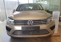 Volkswagen Touareg 2016 - Bán Volkswagen Touareg vàng cát - có sẵn - giao ngay- giao xe toàn quốc - liên hệ ngay để được giá tốt 0968028344 giá 2 tỷ 499 tr tại Hải Dương