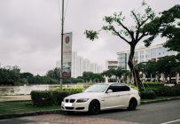 Cần bán em BMW 320i ĐKLĐ 2010, màu trắng giá 450 triệu tại Tp.HCM