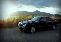 Mercedes-Benz E class 1996 - Bán ô tô Mercedes 1996, giá cả hợp lý, xe còn nguyên bản giá 100 triệu tại Đồng Nai