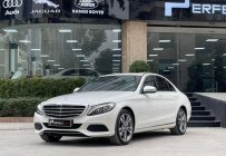 Cần bán gấp Mercedes C250 Exclusive năm sản xuất 2017, màu trắng giá 1 tỷ 299 tr tại Hà Nội