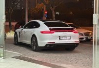 Porsche Panamera 2018 - Porsche Panamera 2018 giá 5 tỷ tại Hà Nội