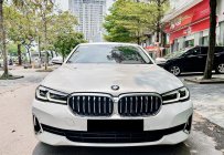 BMW 520i 2021 - Màu trắng, siêu lướt 17.000km giá 2 tỷ 880 tr tại Hà Nội