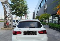 Mercedes-Benz GLC 300 2020 - Chính chủ bán Mercedes - Benz GLC 300 màu trắng giá tốt nhất thị trường giá 1 tỷ 590 tr tại Hà Nội