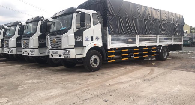 Giá xe tải FAW thùng dài 7T25 thùng mui bạt, thùng 10 mét 